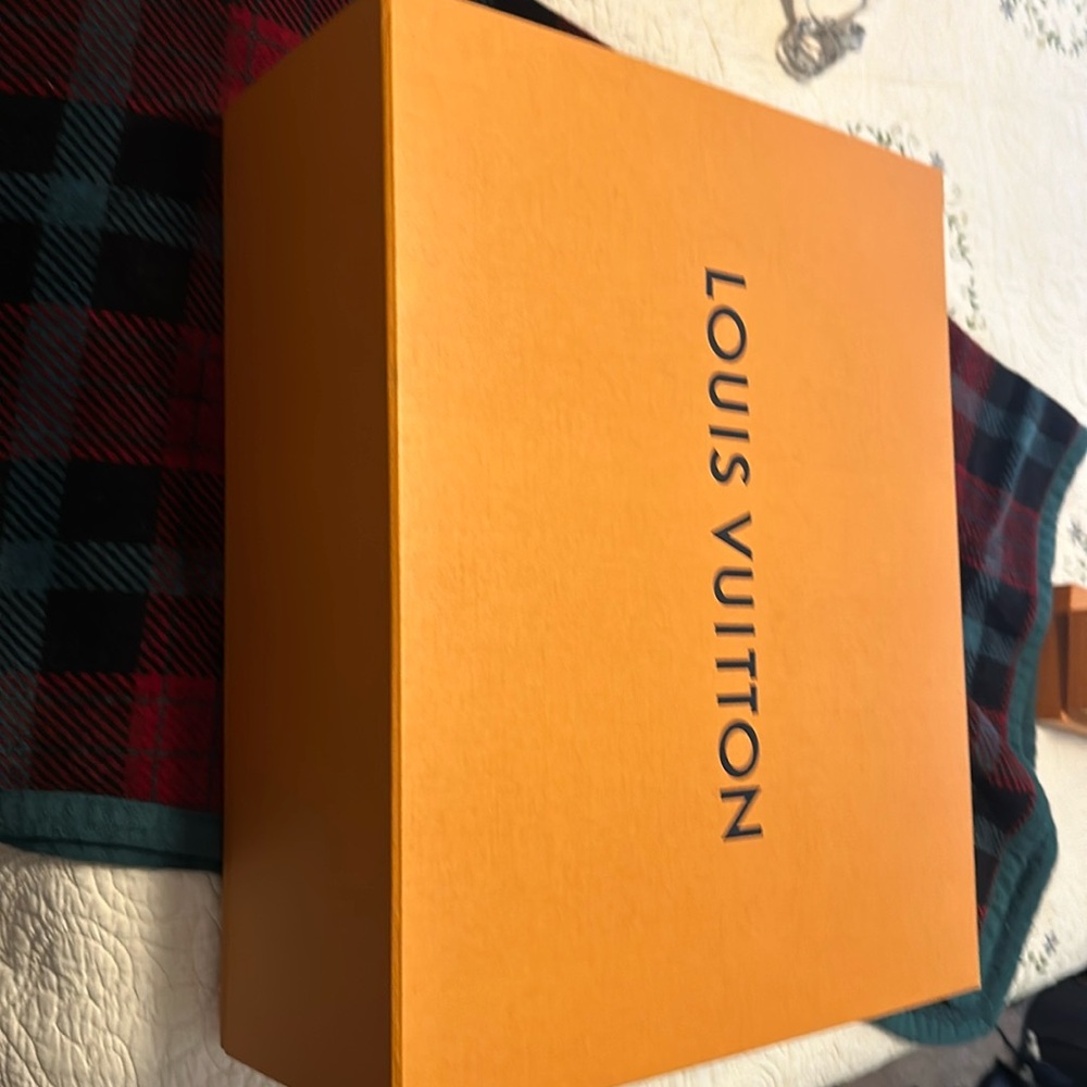 Large Louis Vuitton box (20 x 16 x 7.5 inches)
